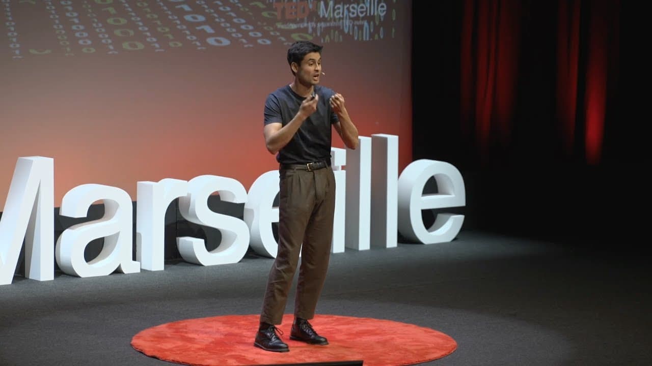 Valentin Brel sur la scène TEDx